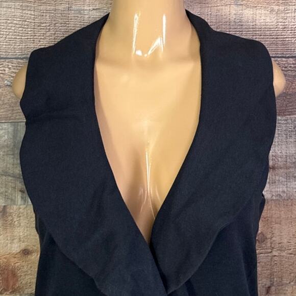 Anthropologie Luii Black Cascading Ruffle Front Vest Size Large - Picture 2 of 9